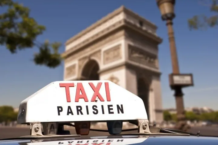 Taxis parisiens : la grande résistance au tout-numérique