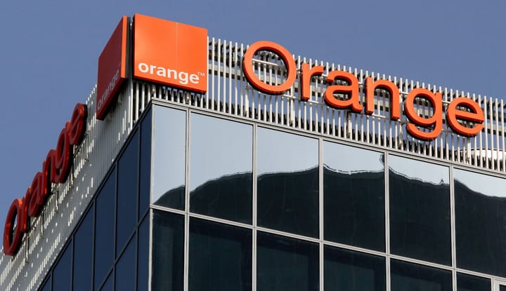 Orange Polska s'allie à Cellnex: 100 nouvelles tours pour renforcer le réseau polonais