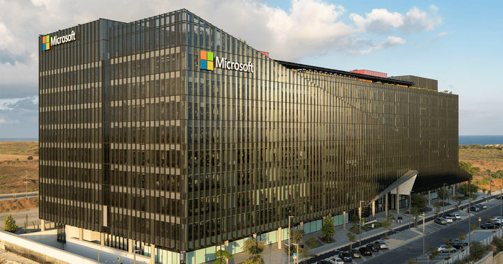 Microsoft réduit ses effectifs alors que l'IA booste ses profits